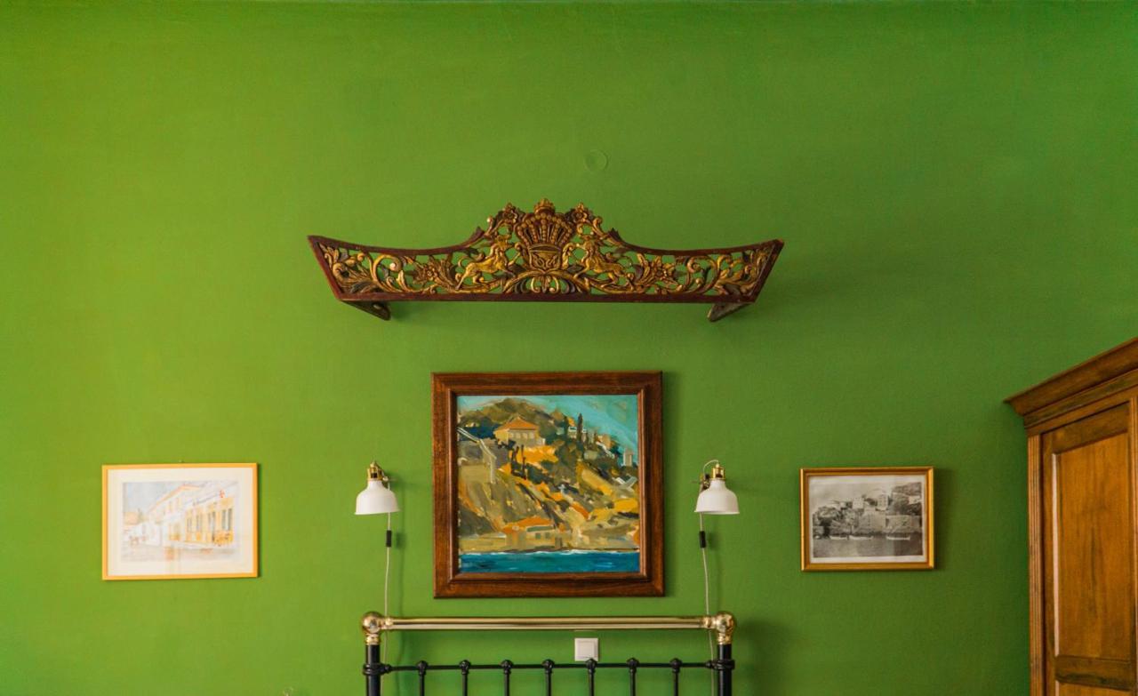 Rafalias Mansion Hydra  Chambre photo