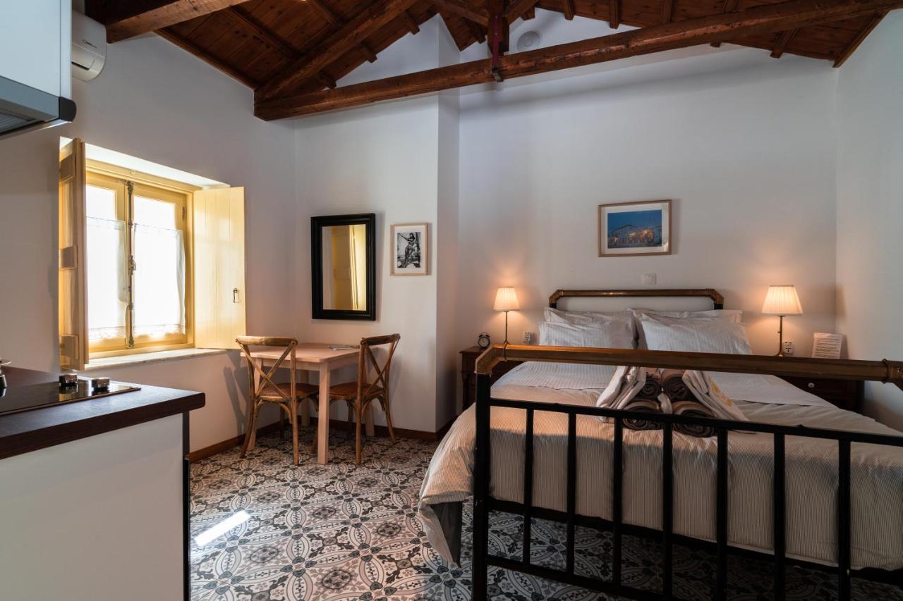 Rafalias Mansion Hydra  Extérieur photo