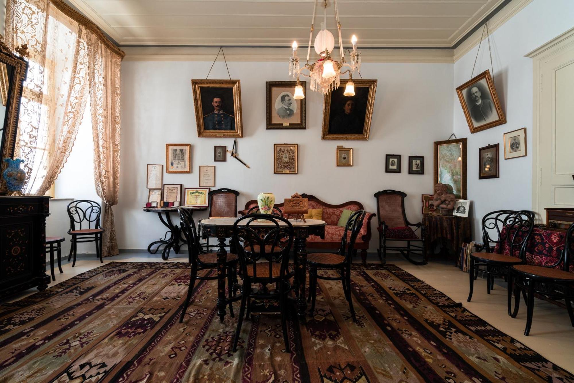 Rafalias Mansion Hydra  Extérieur photo